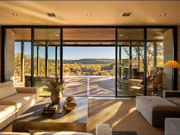 105 Daybreak Ln, Spicewood, TX 78669