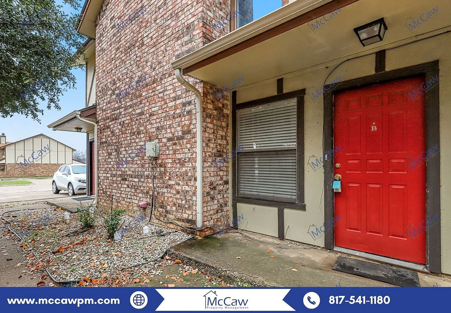 800 Bluebonnet Dr — Photo 1