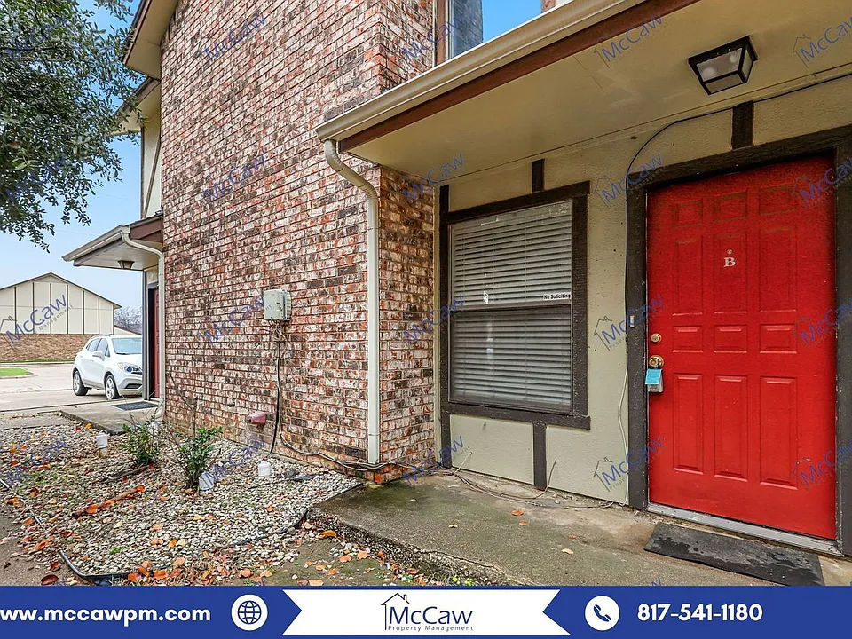 800 Bluebonnet Dr #B