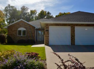 1022 Birchwood Ln, Aberdeen City, SD 57401