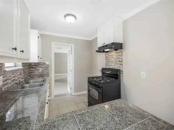 16930 Folsom Dr, Houston, TX 77049