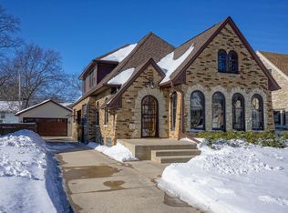 2537 N 83rd St, Wauwatosa, WI 53213