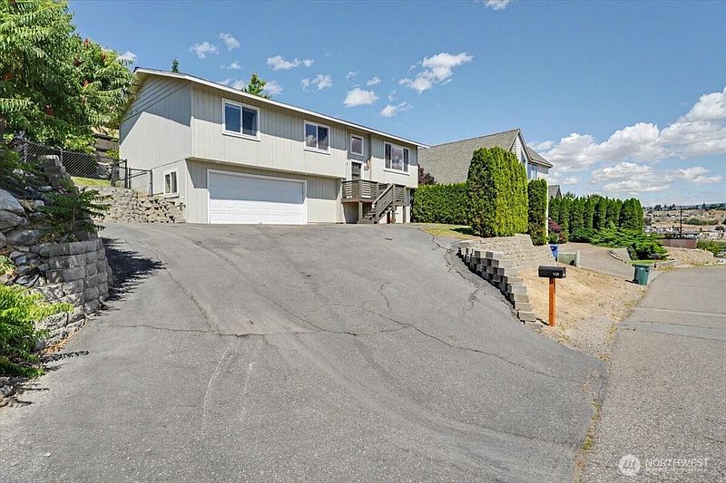 4th image of 215 San Remo Lane