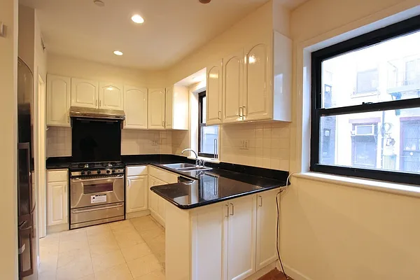 Rented by Bouwerie Lane Group | media 15