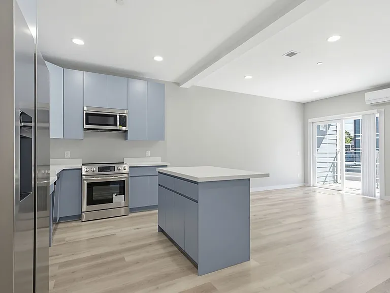 Taj Estates of Franklin II — Photo 103