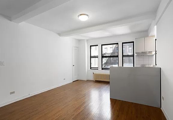 4th image of 339 E 58th St APT 3G