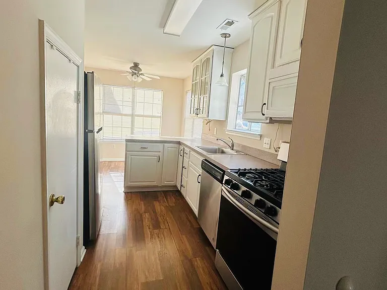 309 Stonebridge Blvd — Photo 3