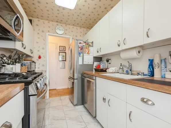 166-25 Powell Cove Boulevard image 19 of 42