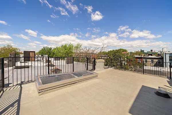 Sold by Park Property Advisors | media 24