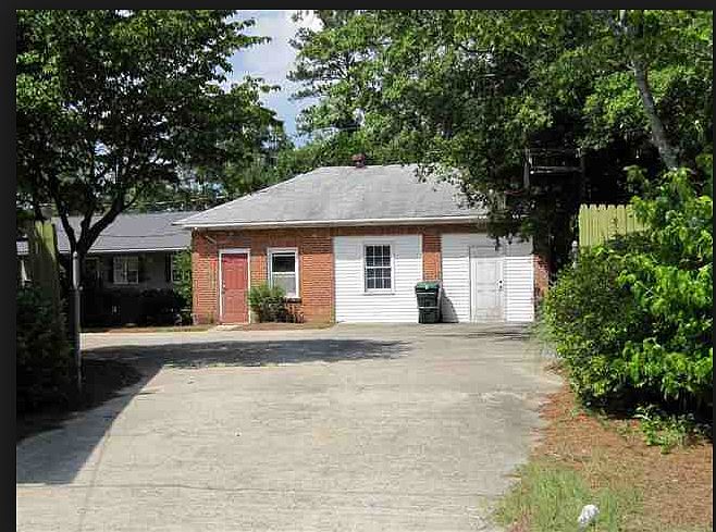 1st image of 724B Highland Park Dr