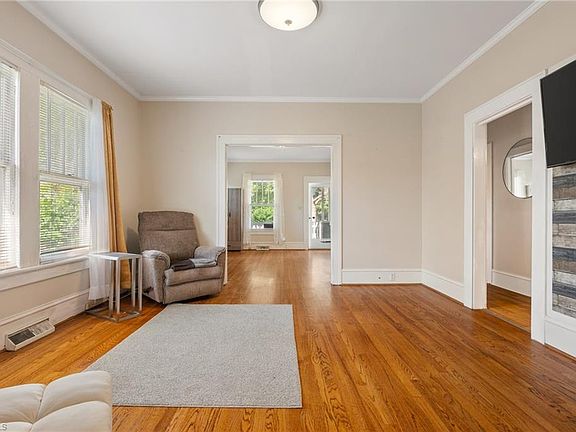 5th image of 512 Atwater St