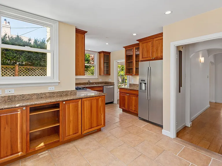 80 Castenada Ave — Photo 13