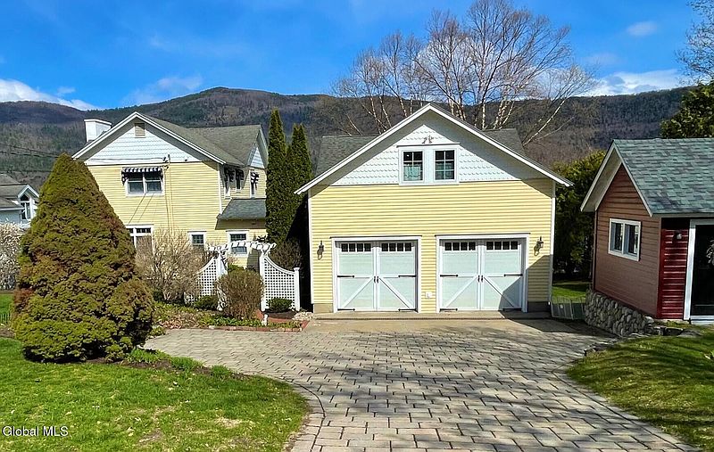 2nd image of 338 Cleverdale Road