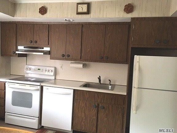 3rd image of 334 N Idaho Ave