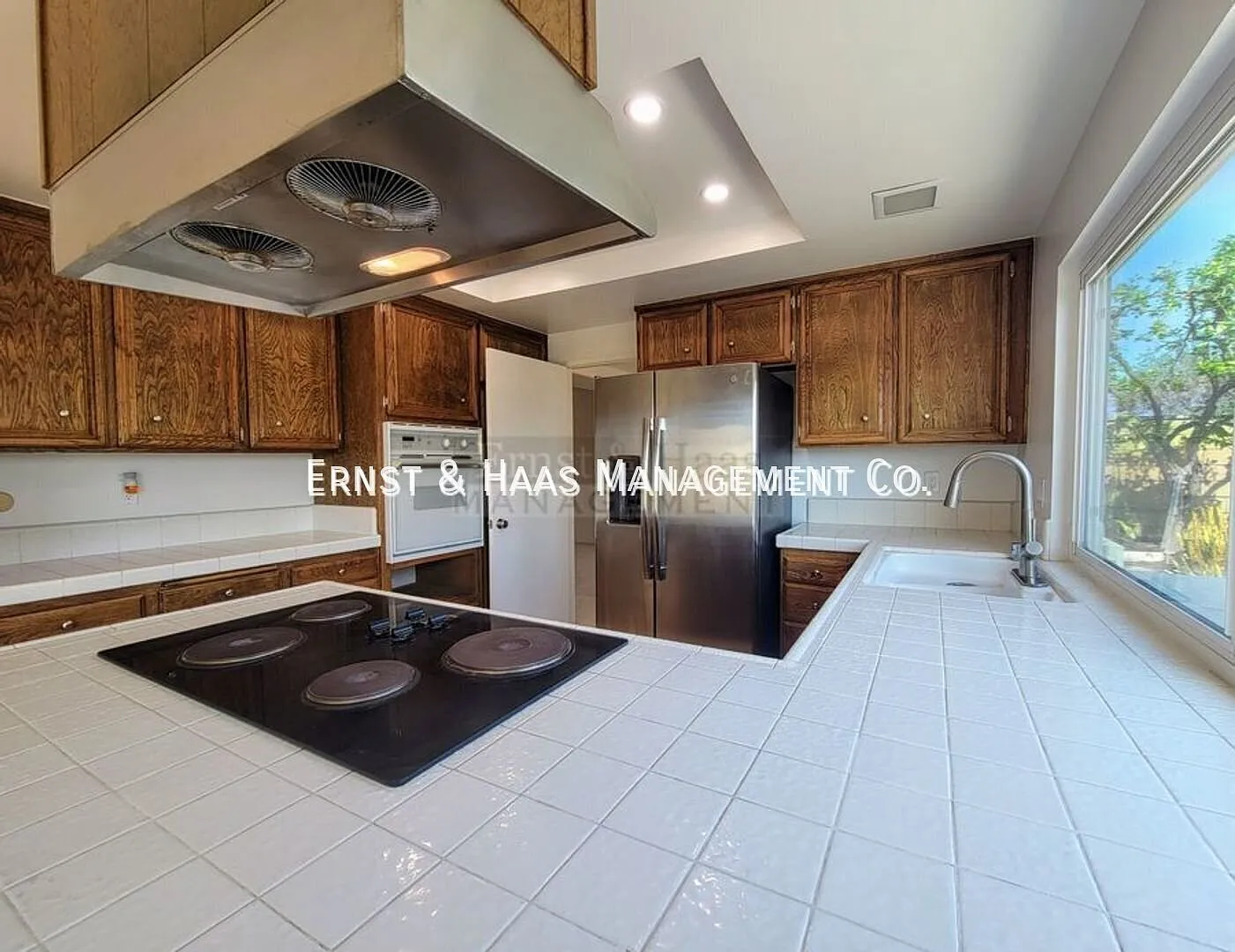 Beautiful 4-Bedroom, 2.5-Bathroom Executive Home in Prime La Palma Neighborhood! — Photo 4