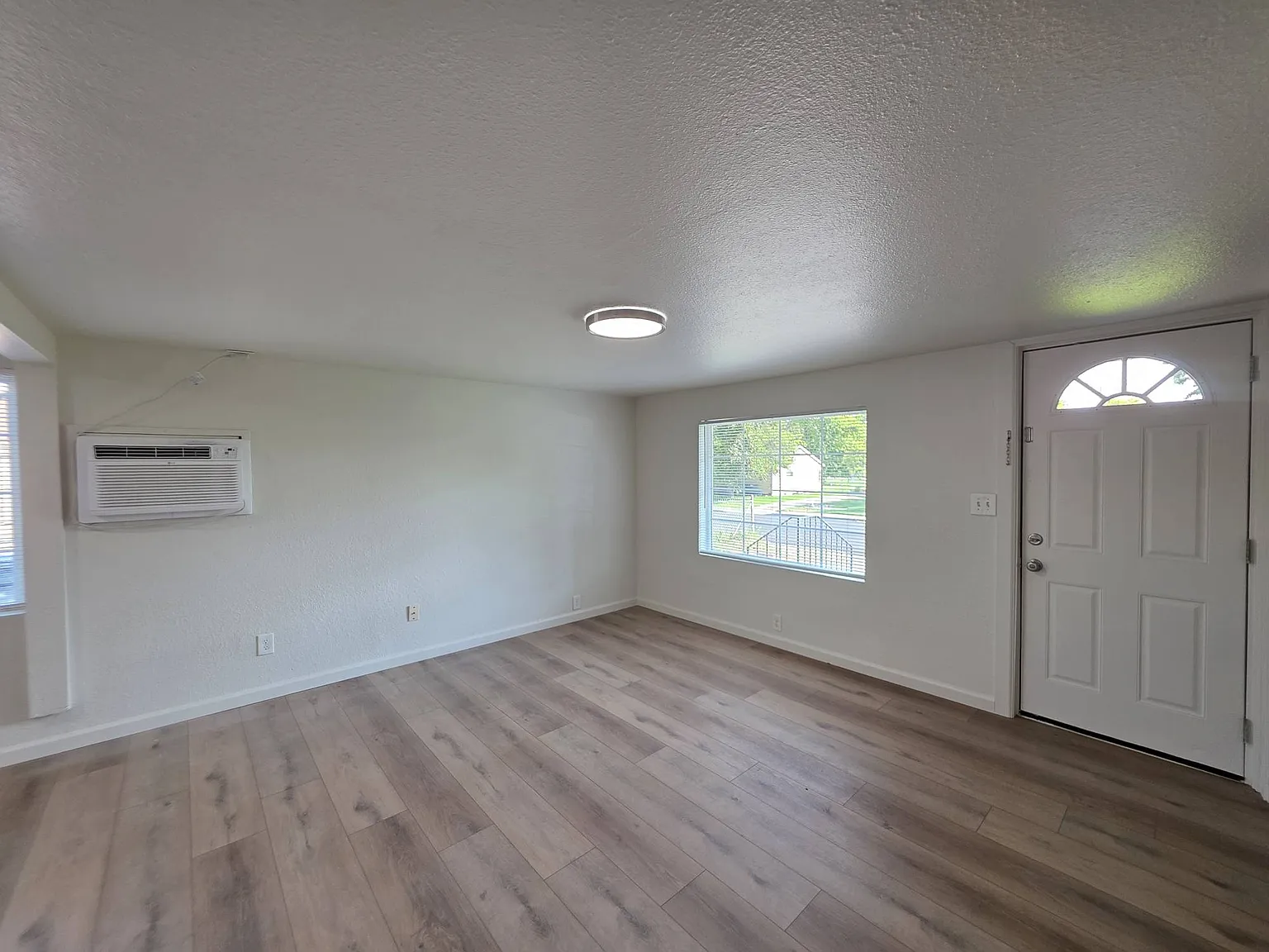 931 Sanford Avenue - A — Photo 4