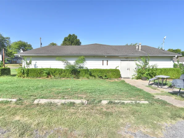 505 NE 3rd St, Wagoner, OK 74467