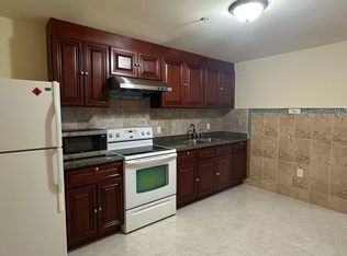 1123 Green St APT 1B, Philadelphia, PA