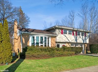 6 Linden Ave, Buffalo Grove, IL 60089