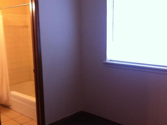 Bedroom with Bath access