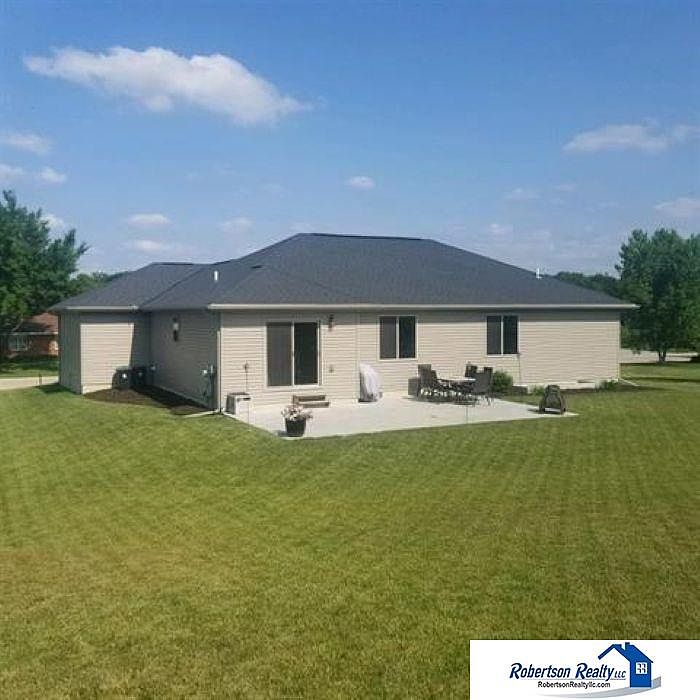 2nd image of 1561 Doyle Ln