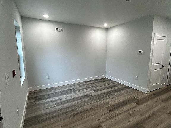 3rd image of 1027 W Dauphin St #B