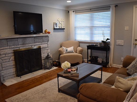 2nd image of 607 Kirkshire Dr