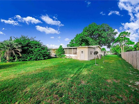 5th image of 479 Village Cir SW