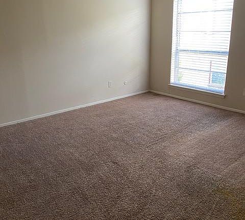 5th image of 919 S Weatherred Dr APT 220