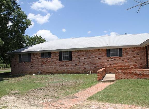 3rd image of 800 County Road 427