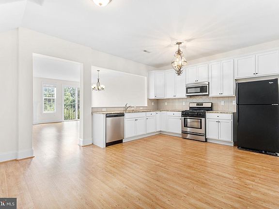 5th image of 519 Giada Dr