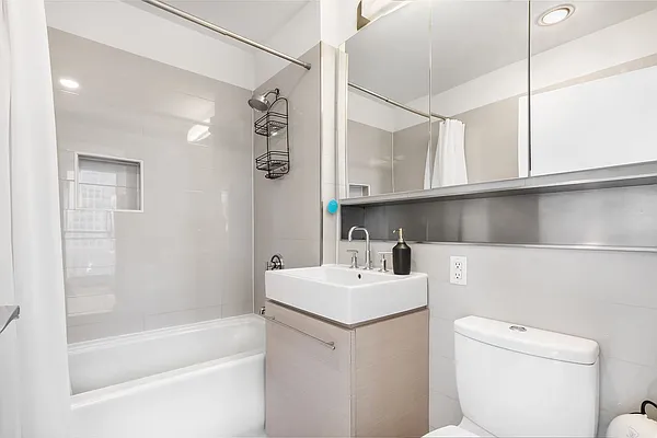 Rented by Compass | media 31