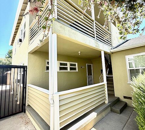 Apt. entry with private patio