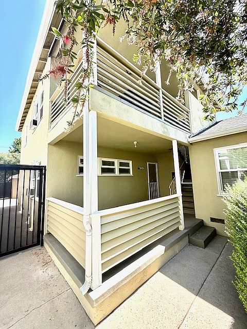 Apt. entry with private patio