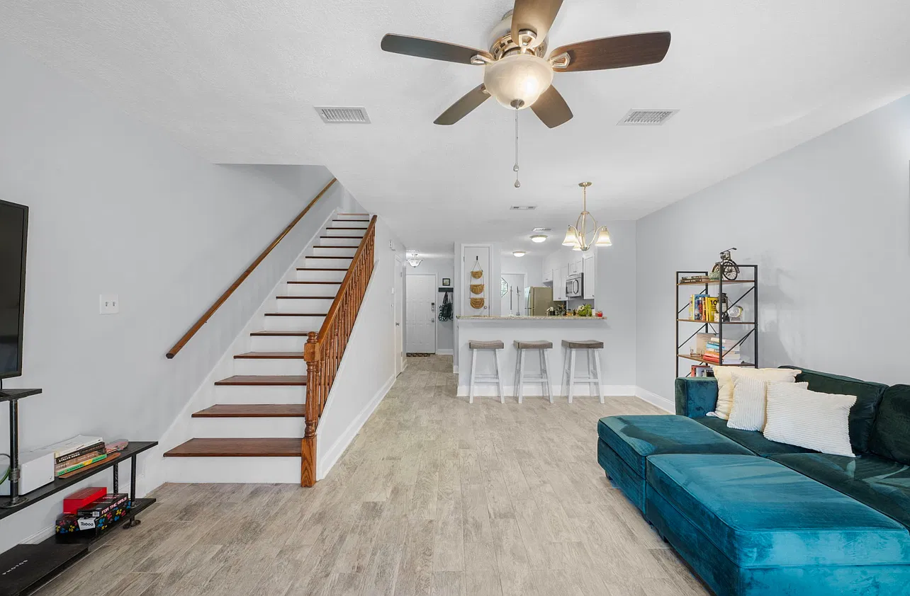 2 bed, 1.5 bath, 1156 sqft, $1,850 — Photo 2