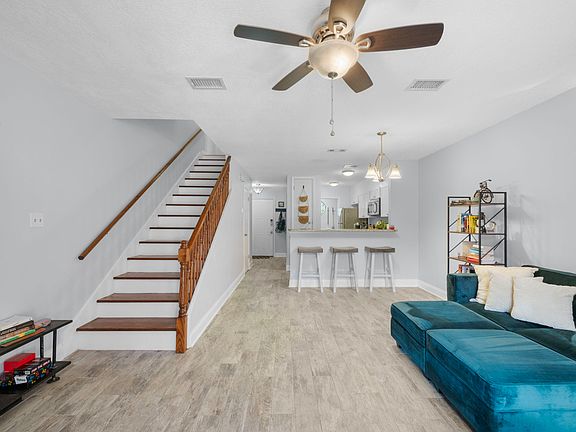 2nd image of 9 Poulton Dr E #9E