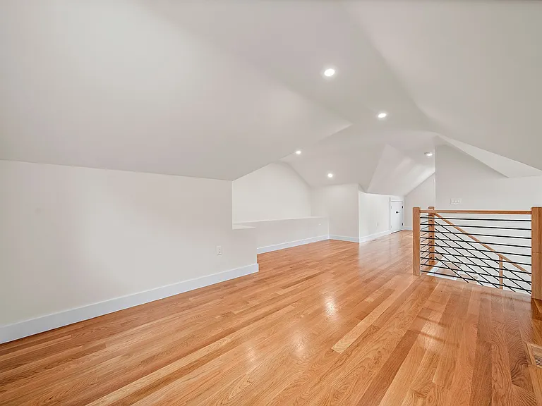 11 Jasset St #11 — Photo 38