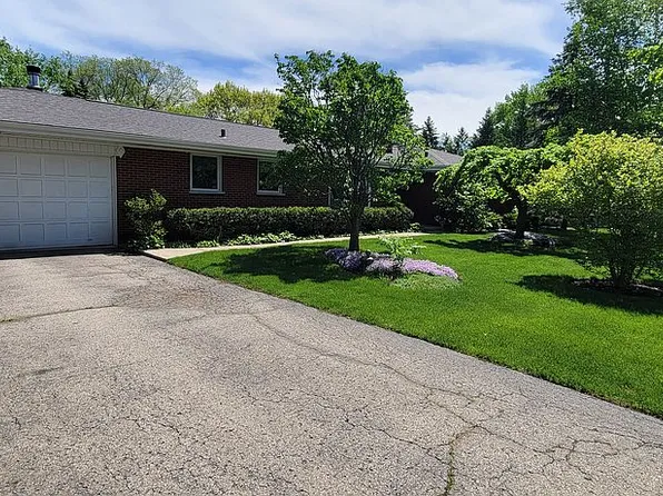 2N351 Amy Ave, Glen Ellyn, IL 60137