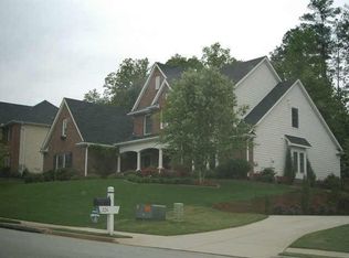 318 Lake Forest Dr, Newnan, GA 30265