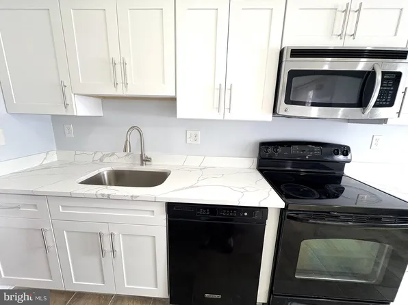 306 Paddock Dr, Chesterbrook, PA 19087