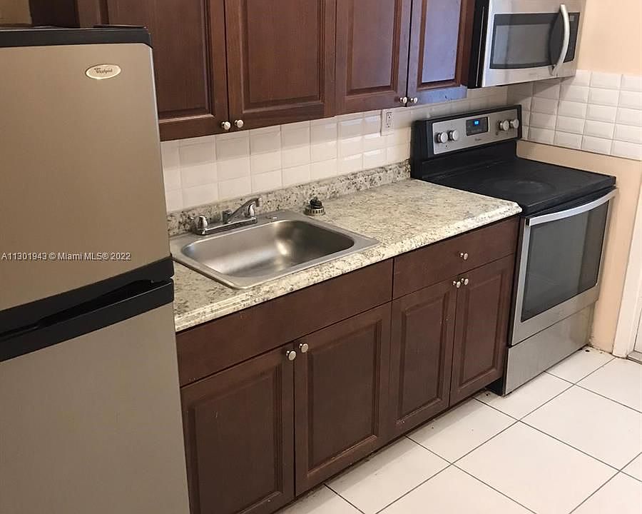1st image of 15960 NE 19th Pl #1