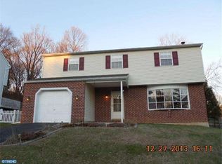 10 Sunnybank Ln, Aston, PA 19014