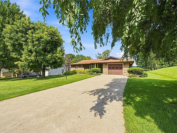 2nd image of 129 Chapel View Dr