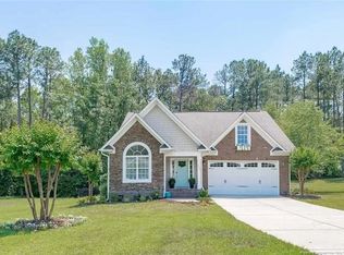 566 Orchard Falls Dr, Spring Lake, NC 28390