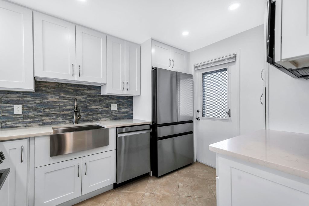 2651 S PALM AIRE Drive #410, photo 5