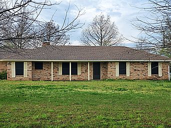 1st image of 3324 Carriage Cir