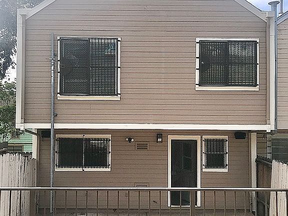 2nd image of 935 Mendell St