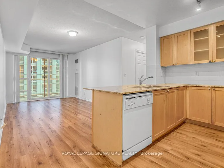 761 Bay St #1914 — Photo 16