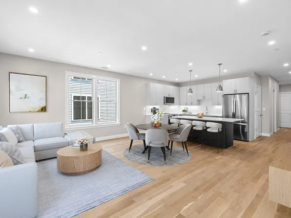 40 Waverly St #3, Brighton, MA 02135