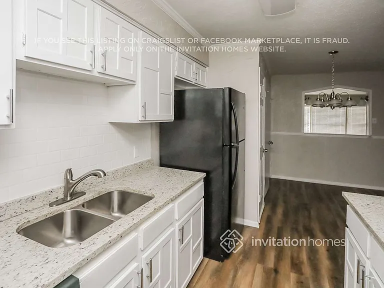 1613 Willowbrook St — Photo 5